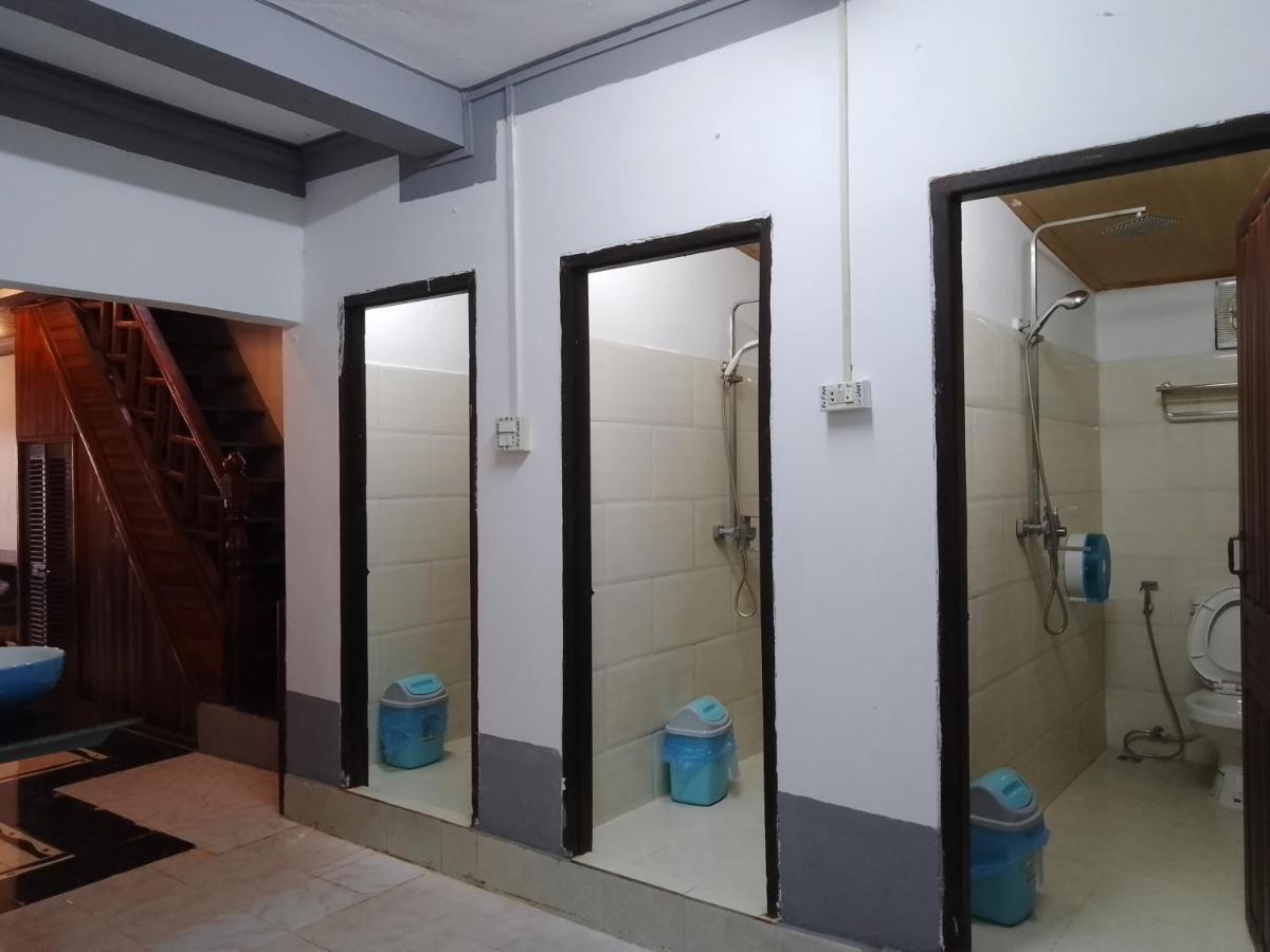 Funny Backpacker Hostel หลวงพระบาง ภายนอก รูปภาพ