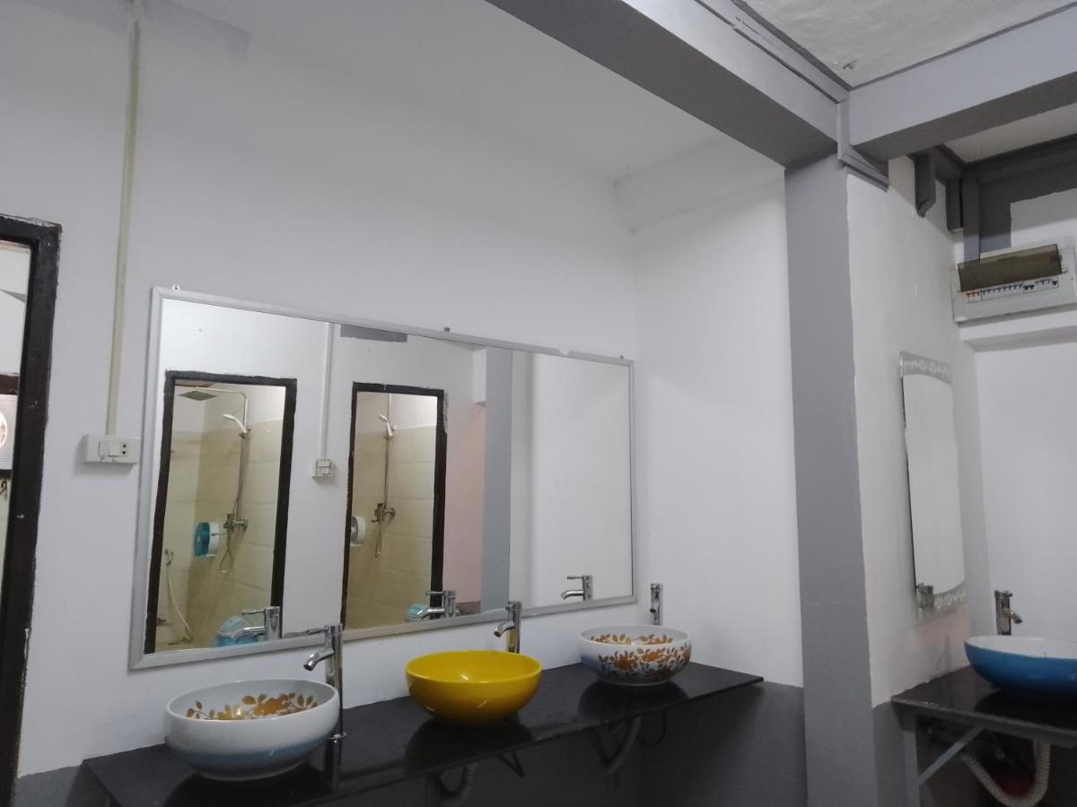 Funny Backpacker Hostel หลวงพระบาง ภายนอก รูปภาพ