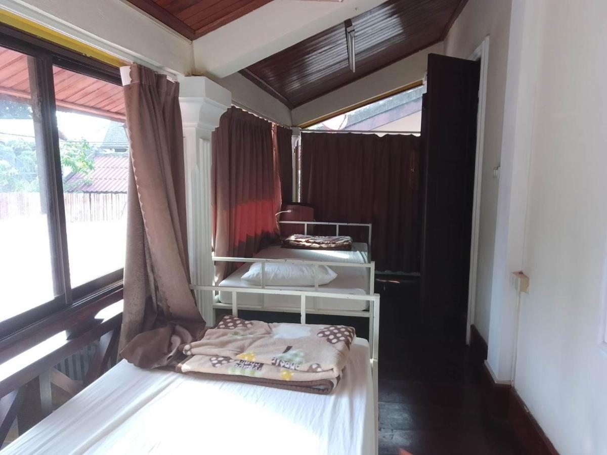 Funny Backpacker Hostel หลวงพระบาง ภายนอก รูปภาพ